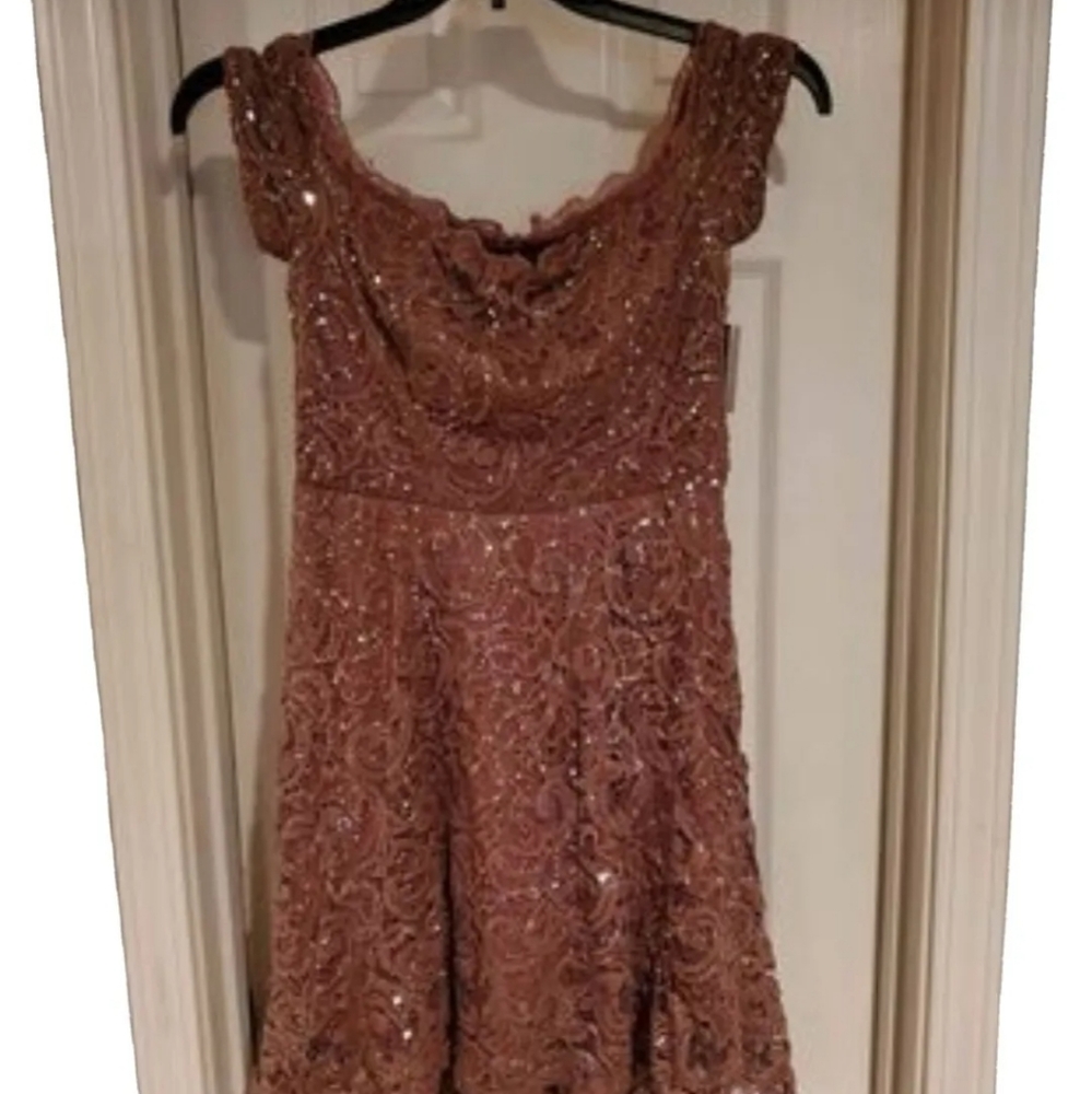 Sequin Hearts size 9, dusty mauve mini dress w/ sequined lace overlay. Nwt.